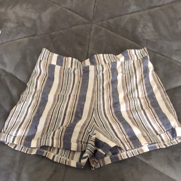 Twin tie waist shorts - Picture 2 of 3